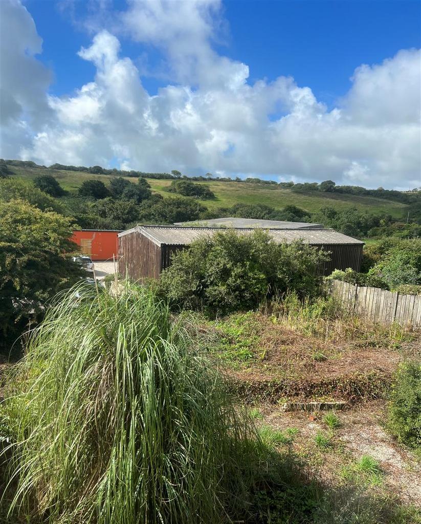 Garage, Garden &amp; Views