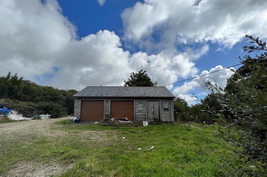 Garage, Garden &amp; Views