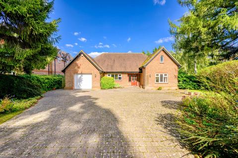 3 bedroom detached house for sale, St Peter`s Avenue, Reading RG4