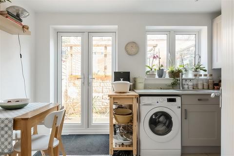 3 bedroom semi-detached house for sale, Sumbler Drive, Calne