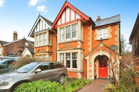 3 bedroom semi-detached house to rent, Blackborough Road Reigate RH2