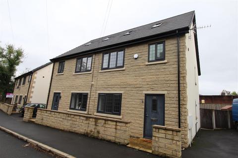 4 bedroom semi-detached house to rent, Bridge Street, Horwich, Bolton