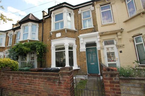 2 bedroom ground floor flat for sale, Barrett Road, London E17