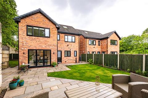 5 bedroom detached house for sale, Gillotts Hollow, Streetbridge, Royton, Oldham, OL2