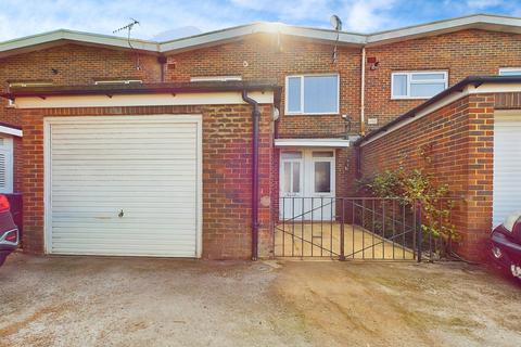 2 bedroom maisonette for sale, Manor Road, North Lancing