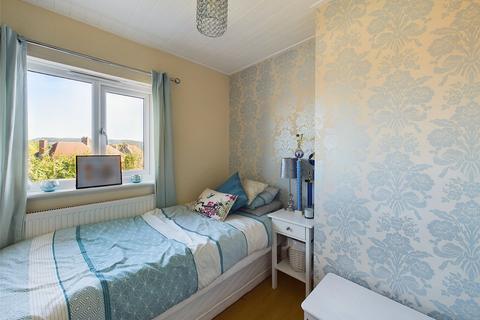 11 Ashgrove Avenue, Gloucester, GL4 4NE