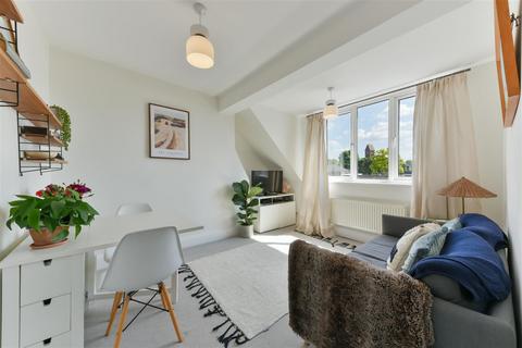 1 bedroom apartment for sale, Cleaveland Road, Surbiton