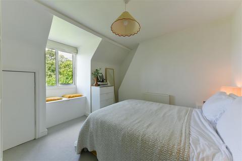 1 bedroom apartment for sale, Cleaveland Road, Surbiton