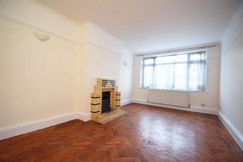 1 bedroom flat to rent, Crown Road, St Margarets village