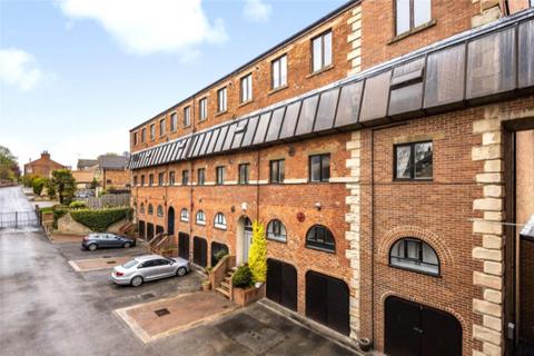 3 bedroom apartment to rent, Clifford Court, Clifford LS23