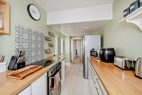 25 Harepath Road, Seaton, EX12 2RS