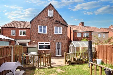 4 bedroom semi-detached house for sale, Lake View, Pontefract, Wakefield