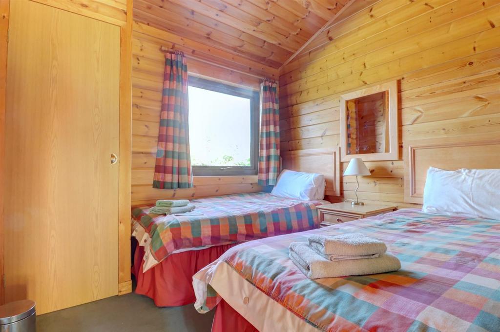 Bedroom 3 .1.jpg