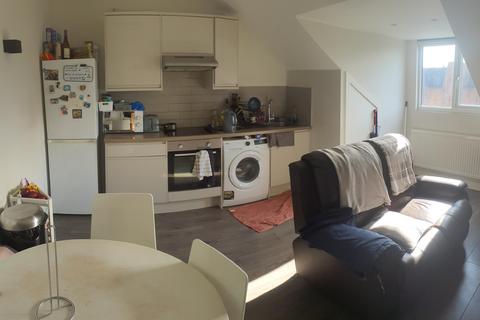 2 bedroom flat to rent, Cricklewood Lane, London NW2