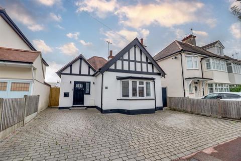 3 bedroom detached bungalow for sale, Olive Avenue, Leigh-on-Sea SS9