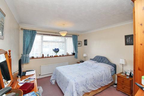 3 bedroom terraced house for sale, Pond Close, Overton RG25