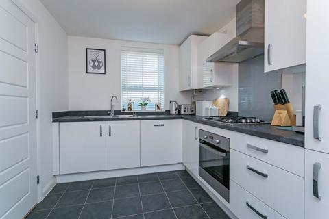 3 bedroom terraced house for sale, Kenyon Way, Langley SL3