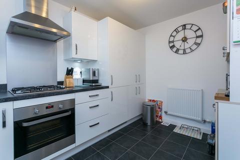 15 Kenyon Way, Slough, SL3 8DT