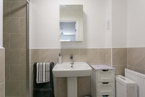15 Kenyon Way, Slough, SL3 8DT