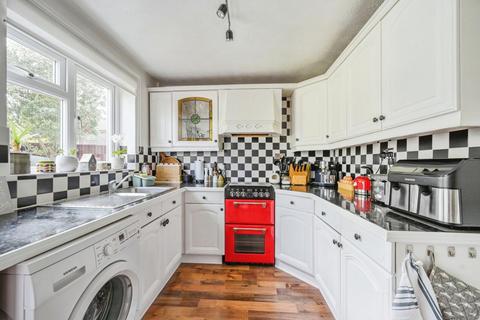 30 Baskeyfield Close, Lichfield, WS14 9YT