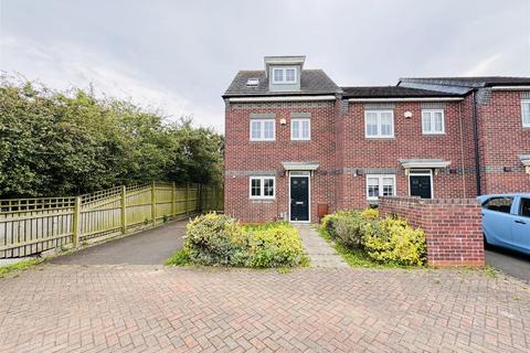 3 bedroom end of terrace house to rent, Westfields, Hartlepool