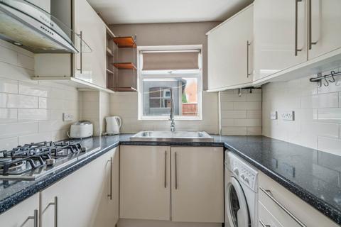 1 bedroom cluster house for sale, Brambling Close, Bushey