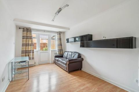 1 bedroom cluster house for sale, Brambling Close, Bushey