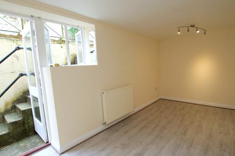 undefined, Flat 1a 20 London Road Cheltenham GL52 6DX
