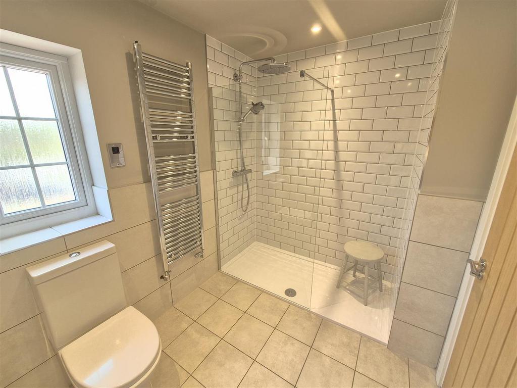 Family Shower Room