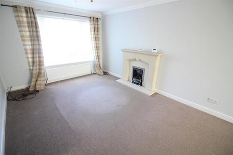 3 bedroom semi-detached house to rent, Elmete Avenue, Leeds LS25