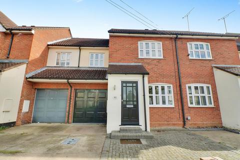 3 bedroom terraced house to rent, Leigh Hall Road, Leigh-on-sea, SS9