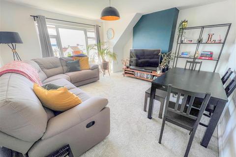 3 bedroom apartment for sale, STATION ROAD, Westcliff-On-Sea