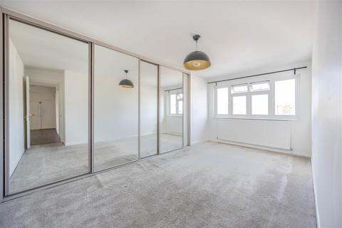 3 bedroom apartment for sale, STATION ROAD, Westcliff-On-Sea