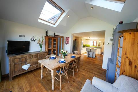 3 Beacon Rise, Chulmleigh, EX18 7BP