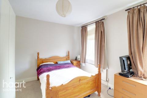 2 bedroom terraced house for sale, Lincoln Road, London