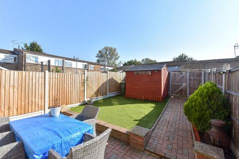 3 bedroom terraced house for sale, Wimbish End, Basildon, Essex