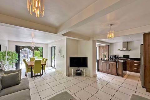 80 Rookery Road, Wombourne, Wolverhampton, WV5 0JQ