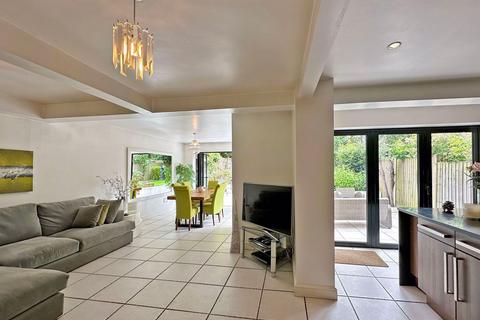 80 Rookery Road, Wombourne, Wolverhampton, WV5 0JQ