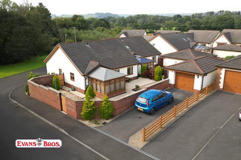 3 bedroom bungalow for sale, Clos Bolahaul, Cwmffrwd, Carmarthen