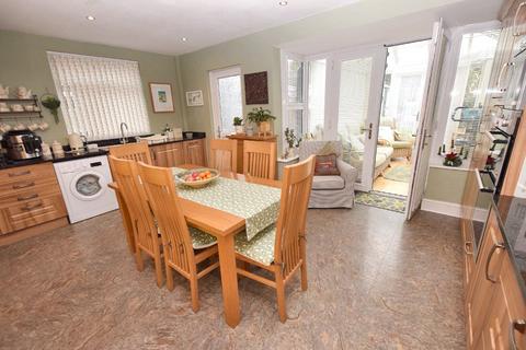 3 bedroom semi-detached house for sale, Dixon Lane, Leeds, West Yorkshire