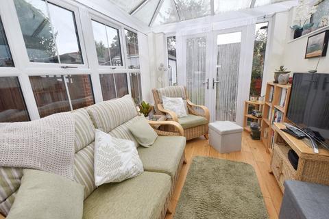 3 bedroom semi-detached house for sale, Dixon Lane, Leeds, West Yorkshire