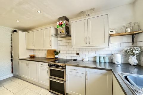 16 Beaufort Way, Rhoose, Barry, CF62 3BU