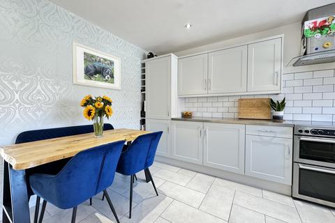 16 Beaufort Way, Rhoose, Barry, CF62 3BU