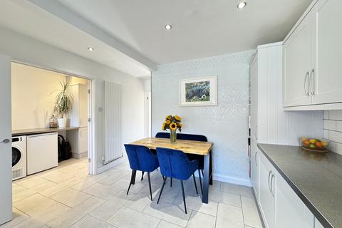 16 Beaufort Way, Rhoose, Barry, CF62 3BU