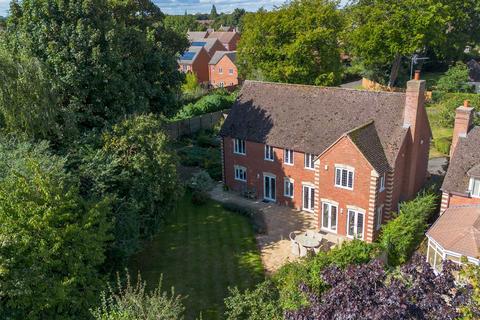 4 bedroom detached house for sale, Walton Way, Wellesbourne