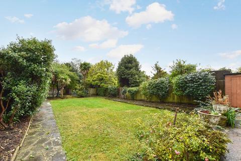 4 bedroom semi-detached house to rent, Gunnersbury Avenue, London