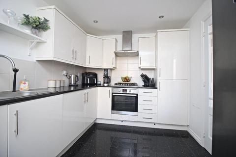 25 Bowes Gardens, Springwell, Gateshead, NE9 7NZ