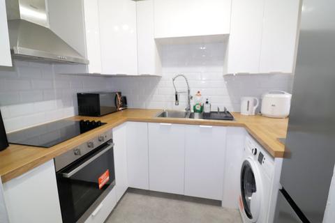 2 bedroom flat for sale, Chandlers Drive, Erith, Kent, DA8