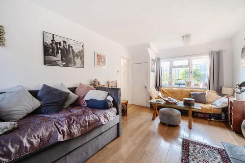 110 Farningham Road, Caterham, CR3 6LJ