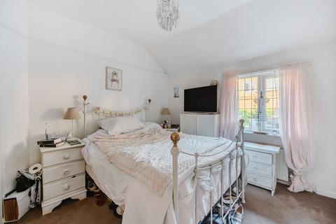 110 Farningham Road, Caterham, CR3 6LJ